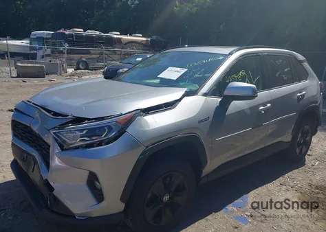 2021 Toyota Rav4 Hybrid Xle z USA, uszkodzony, nr VIN JTMR6RFV1MD510112